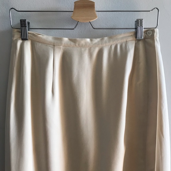 Minimalist 90s Talbots Cream Faux Wrap Midi Skirt 
Fully Lined in Silk CBK Style - Picture 5 of 9